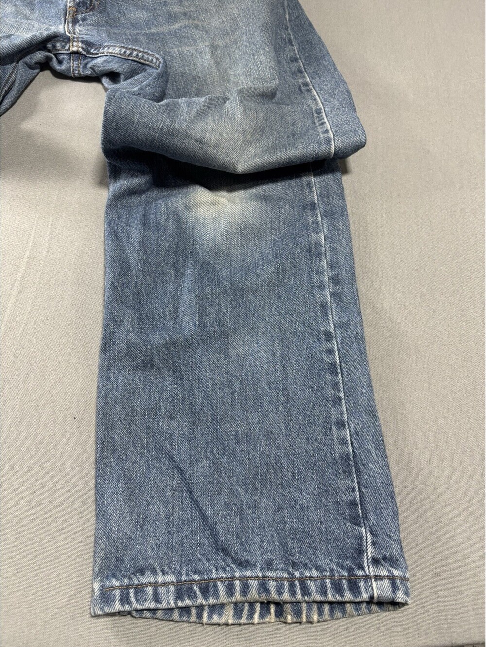Levi's Jeans Mens Size 36x30 Blue 505 Regular Fit Straight Leg Medium Wash Denim - Picture 6 of 15